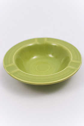 Vintage Fiestaware Rose Ashtray: Fiesta Dinnerware 30s 40s 50s 60s For Sale
Vintage Fiestaware Rose Ashtray: Fiesta Dinnerware 30s 40s 50s 60s For Sale