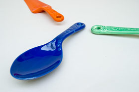  Kitchen Kraft Salad Spoon in Cobalt Blue: Hard to Find Go-Along Fiestaware Pottery For Sale
      