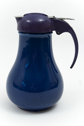 Rare Vintage Fiesta Cobalt Syrup Pitcher For Sale
Rare Vintage Fiesta Cobalt Syrup Pitcher For Sale