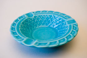 Vintage Harlequin Basketweave Ashtray in Turquoise: Harlequin Dinnerware 30s 40s American Solid Color Dinnerware For Sale
Vintage Harlequin Basketweave Ashtray in Turquoise: Harlequin Dinnerware 30s 40s American Solid Color Dinnerware For Sale