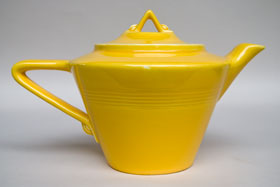 Original Yellow Harlequin Pottery Teapot | Homer Laughlin | Fiesta | For Sale
Original Yellow Harlequin Pottery Teapot | Homer Laughlin | Fiesta | For Sale