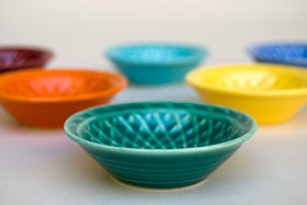 Vintage Harlequin Pottery For Sale: Spruce Nut Dish 40s 50s Pottery
Vintage Harlequin Pottery For Sale: Spruce Nut Dish 40s 50s Pottery