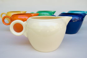 Vintage Fiestaware Ivory 2 Pint Jug For Sale: Antique Fiesta Pottery Americana Dinnerware Art Deco 30s 40s
Vintage Fiestaware Ivory 2 Pint Jug For Sale: Antique Fiesta Pottery Americana Dinnerware Art Deco 30s 40s