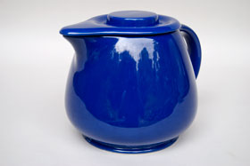 Kitchen Kraft Covered Jug in Original Cobalt: Hard to Find Go-Along Fiestaware Pottery For Sale Kitchen Kraft Covered Jug in Original Cobalt: Hard to Find Go-Along Fiestaware Pottery For Sale