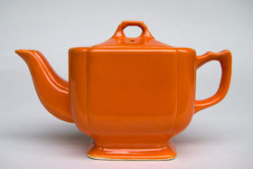 Riviera Pottery Original Red Teapot For Sale
Riviera Pottery Original Red Teapot For Sale