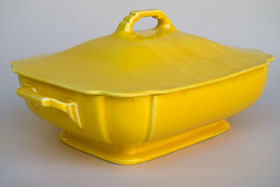 Riviera Covered Casserole in Original Yellow Glaze For Sale Vintage Pottery 30s Americana Art Deco Dinnerware
Riviera Covered Casserole in Original Yellow Glaze For Sale Vintage Pottery 30s Americana Art Deco Dinnerware