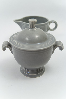 Vintage Fiestaware Sugar Bowl in Original Original Green Glaze For Sale
Vintage Fiestaware Sugar Bowl in Original Original Green Glaze For Sale