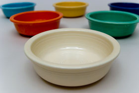 Red Vintage Fiestaware Ivory Berry Bowl For Sale Red Vintage Fiestaware Ivory Berry Bowl For Sale