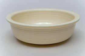 Red Vintage Fiestaware Ivory Berry Bowl For Sale