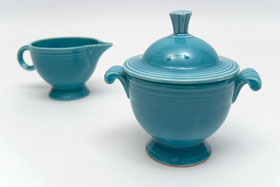 Vintage Fiestaware Sugar Bowl in Original Turquoise Glaze For Sale
Vintage Fiestaware Sugar Bowl in Original Turquoise Glaze For Sale