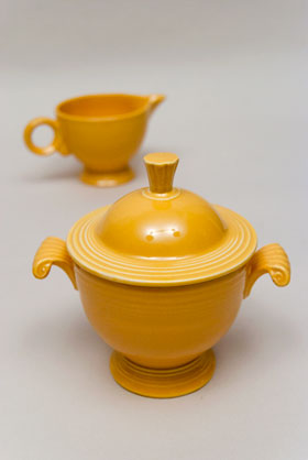 Vintage Fiestaware Sugar Bowl in Original Yellow Glaze For Sale
Vintage Fiestaware Sugar Bowl in Original Yellow Glaze For Sale