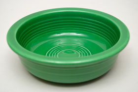 Vintage Fiestaware 60s Medium Green Fruit Bowl For Sale Vintage Fiestaware 60s Medium Green Fruit Bowl For Sale