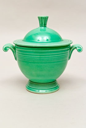 Vintage Fiestaware Sugar Bowl in Original Original Green Glaze For Sale
Vintage Fiestaware Sugar Bowl in Original Original Green Glaze For Sale