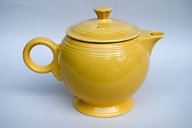 Yellow Vintage Fiestaware Large Teapot Yellow Vintage Fiestaware Large Teapot