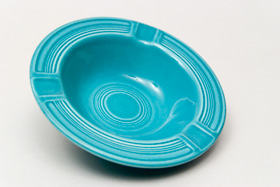 Vintage Fiesta Pottery
Early Variation Ashtray in Original Turquoise for Sale
Vintage Fiesta Pottery Early Variation Ashtray in Original Turquoise for Sale