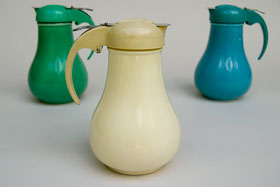 Rare Vintage Fiesta Ivory Syrup Pitcher For Sale
Rare Vintage Fiesta Ivory Syrup Pitcher For Sale