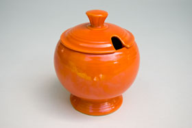 Vintage FIestaware: Original Radioactive Red Fiesta Pottery Mustard For Sale
Vintage FIestaware: Original Radioactive Red Fiesta Pottery Mustard For Sale