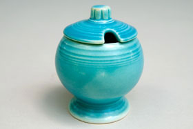 Vintage FIestaware: Original Turquoise Fiesta Pottery Mustard For Sale
Vintage FIestaware: Original Turquoise Fiesta Pottery Mustard For Sale