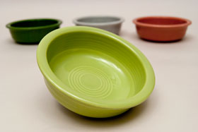 Vintage Fiestaware 50s Chartreuse Fruit Bowl For Sale Vintage Fiestaware 50s Chartreuse Fruit Bowl For Sale