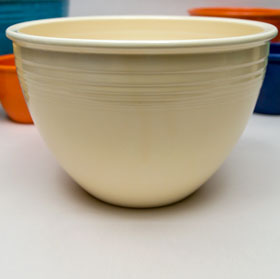 Vintage Fiesta Nesting Bowl Number Five in Ivory For Sale Vintage Fiesta Nesting Bowl Number Five in Ivory For Sale