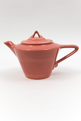 Harlequin Teapot in Original Rose Glaze Vintage Homer Laughlin Pottery For Sale Harlequin Teapot in Original Rose Glaze Vintage Homer Laughlin Pottery For Sale
